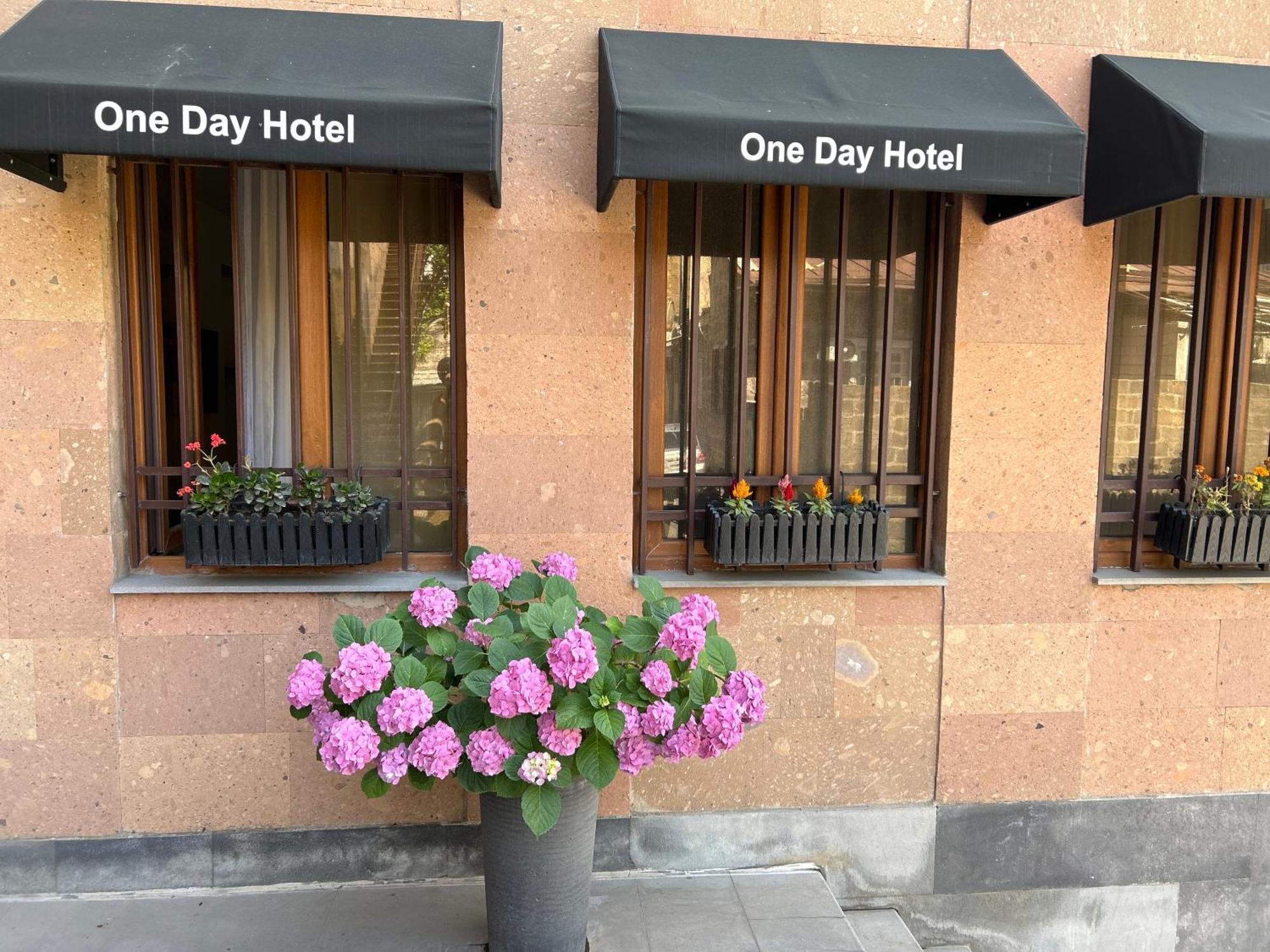 One Day Hotel Ereván Exterior foto